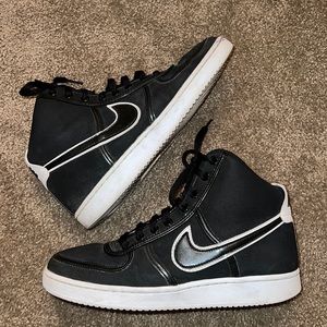 WORN ONCE Nike high top sneakers